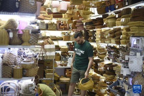 持續(xù)擦亮“世界小商品之都”金名片 義烏商品批發(fā)貿易的全球之路